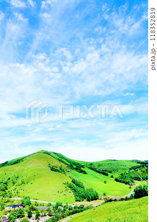 7月の霧ヶ峰高原からの車山と南アルプスと八島ヶ原湿原　　　信州の自然　　　信州の風景 118352819