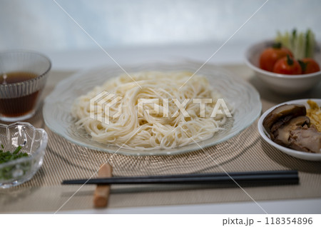夏は爽やか素麺 118354896