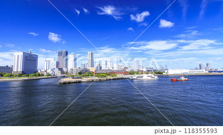 横浜港の夏 118355593