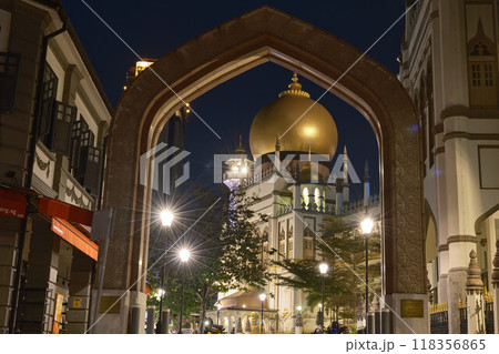 夜のモスク 118356865