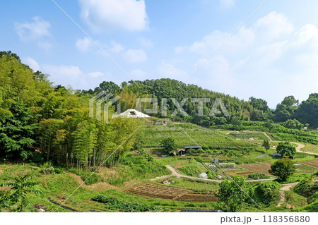 奈良・明日香村 牽牛子塚古墳 遠景 118356880