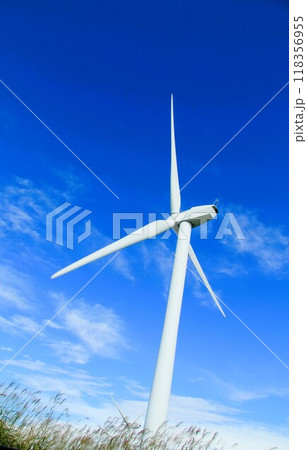 強大なプロペラ風力発電 118356955