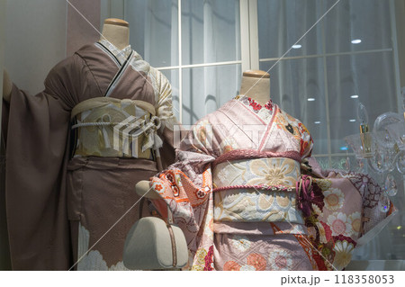 呉服店　着物 118358053