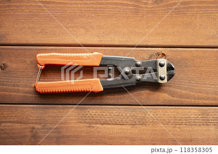 使い込まれた切断工具ハンディーカッター 使い込まれた切断工具ハンディーカッター 118358305