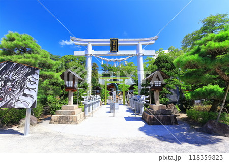 【香川県】初詣や祈願等で有名な晴天の（田村神社） 118359823
