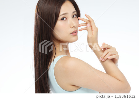 若い女性のポートレート 若い女性のポートレート 118361612