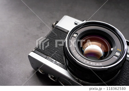 古いフィルムカメラ 118362580