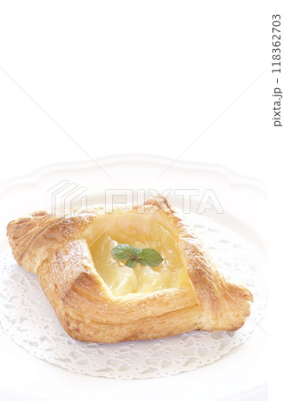 梨のコンポートパイ 118362703