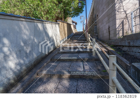 大阪市　天王寺七坂のひとつ口縄坂 118362819