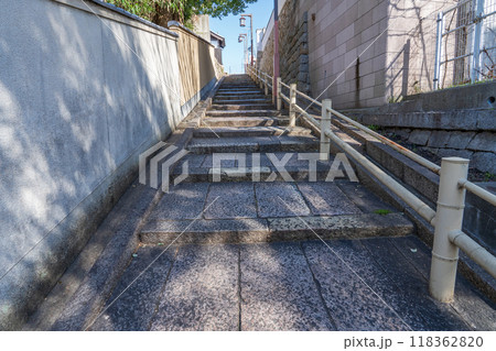 大阪市　天王寺七坂のひとつ口縄坂 118362820