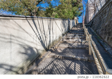 大阪市　天王寺七坂のひとつ口縄坂 118362822