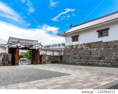 美しく厳かな駿府城址の景色　東御門 118364211