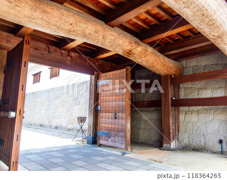 美しく厳かな駿府城址の景色　東御門のディテール 118364265