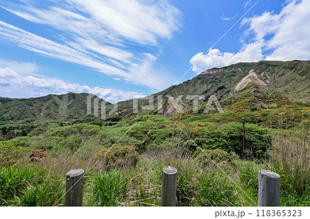 【熊本】阿蘇山の麓に広がる雄大な景色。目的地までのドライブも絶景、放牧された牛たちも可愛かったです。 118365323