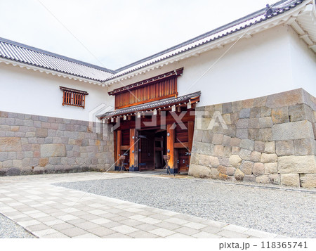 美しく厳かな駿府城址の景色 東御門 美しく厳かな駿府城址の景色 東御門 118365741