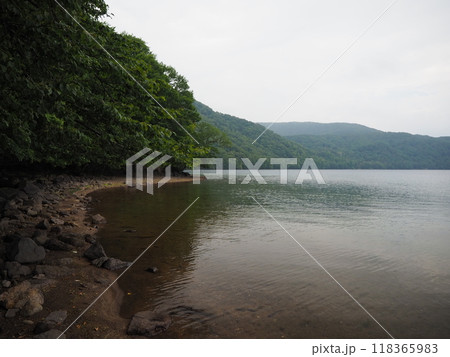 倶多楽湖畔展望所からの倶多楽湖 118365983