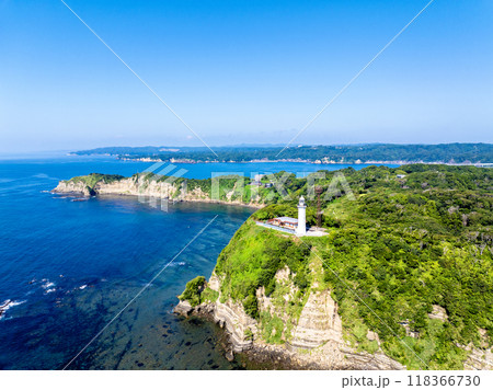 勝浦灯台と八幡岬、勝浦湾※奥（千葉県勝浦市） 118366730