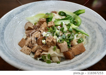炸醤麺（ジャージャー麺） 118367253