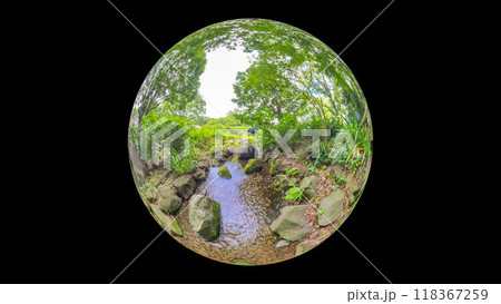 360度写真 クリスタルボールの不思議な世界 水辺の景色 360度写真 クリスタルボールの不思議な世界 水辺の景色 118367259