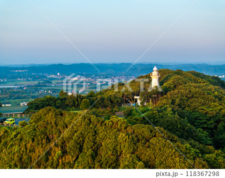 夜明けの太東埼灯台（千葉県いすみ市） 118367298
