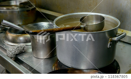 中華料理店の調理器具、厨房、ラーメン屋 中華料理店の調理器具、厨房、ラーメン屋 118367805