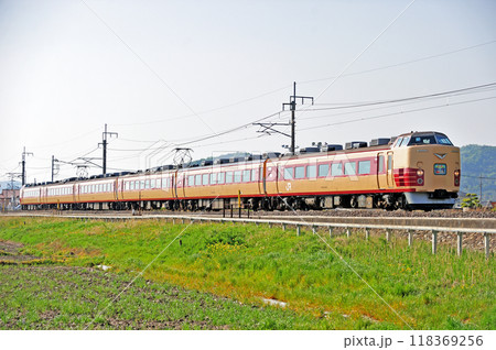両毛線　富田ー足利　JR東日本　183系　OM101編成（大宮）　足利藤まつり 118369256
