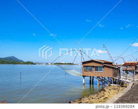 岡山県児島湾の四つ手小屋 118369284