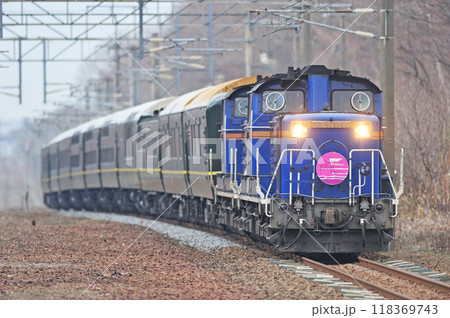千歳線 植苗 JR北海道 DD51-1140+DD51-1095(函館)+24系(宮原) TWE 千歳線 植苗 JR北海道 DD51-1140+DD51-1095(函館)+24系(宮原) TWE 118369743