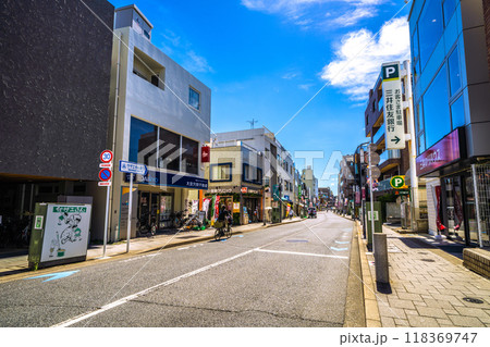 日本の東京都市景観 猛烈な暑さ続く…。東急電鉄　桜新町駅前などを望む＝令和6年9月15日 118369747