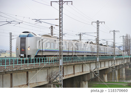 函館本線 苗穂ー白石 JR北海道 789系1000番台 HL-1007編成(札幌) スーパーカムイ 函館本線 苗穂ー白石 JR北海道 789系1000番台 HL-1007編成(札幌) スーパーカムイ 118370660
