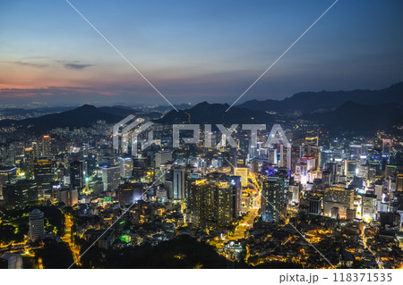 韓国 南山ソウルタワーから眺めるソウルの夜景 韓国 南山ソウルタワーから眺めるソウルの夜景 118371535