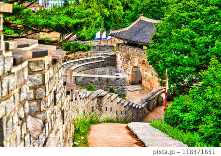 Hwaseomun Gate of Hwaseong Fortress in Suwon, UNESCO world heritage in South Korea Hwaseomun Gate of Hwaseong Fortress in Suwon, UNESCO world heritage in South Korea 118371851