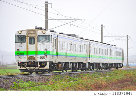 札沼線　石狩当別ー石狩太美　JR北海道　キハ40-302+キハ141-11+キハ142-11（苗穂） 118371945