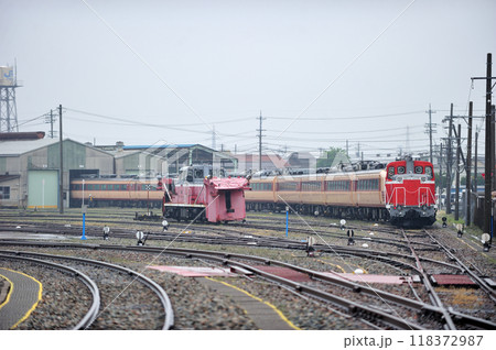 北陸本線　松任　松任本所　松任工場　489系　H01編成（金沢）　DE10-1035　廃車回送 118372987