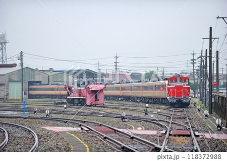 北陸本線　松任　松任本所　松任工場　489系　H01編成（金沢）　DE10-1035　廃車回送 118372988