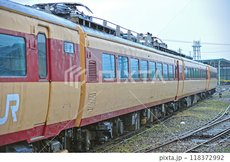 北陸本線　松任　松任本所　松任工場　489系　H01編成（金沢）　DE10-1035　廃車回送 118372992