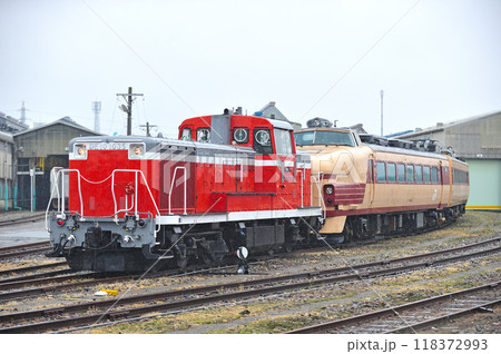 北陸本線　松任　松任本所　松任工場　489系　H01編成（金沢）　DE10-1035　廃車回送 118372993
