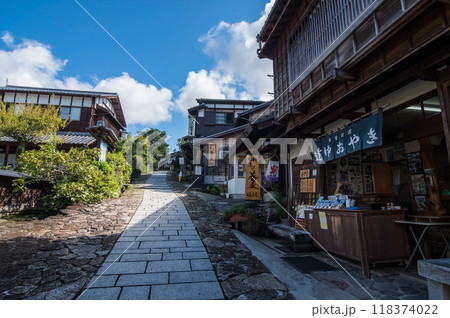 《馬籠宿》歩く旅・古い町並み・岐阜県 《馬籠宿》歩く旅・古い町並み・岐阜県 118374022