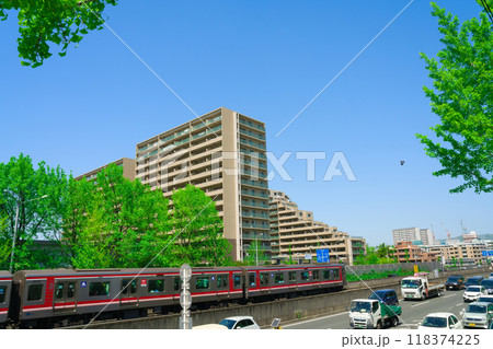 【大阪府】5月・緑が綺麗な桃山台駅周辺の新御堂筋と北大阪急行 118374225
