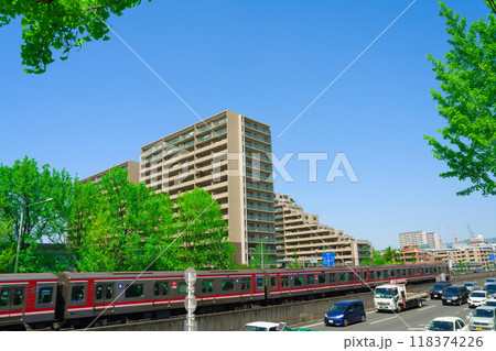 【大阪府】5月・緑が綺麗な桃山台駅周辺の新御堂筋と北大阪急行 118374226