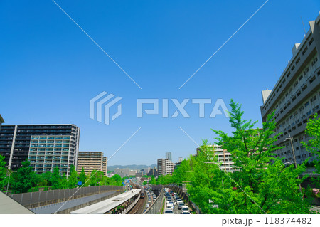 【大阪府】5月・緑が綺麗な桃山台駅周辺の新御堂筋と北大阪急行 118374482