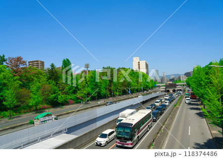 【大阪府】5月・緑が綺麗な桃山台駅周辺の新御堂筋と北大阪急行 118374486