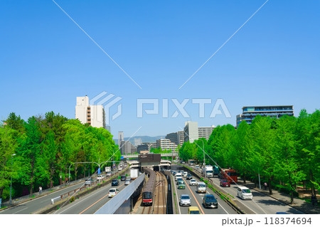 【大阪府】5月・緑が綺麗な桃山台駅周辺の新御堂筋と北大阪急行 【大阪府】5月・緑が綺麗な桃山台駅周辺の新御堂筋と北大阪急行 118374694