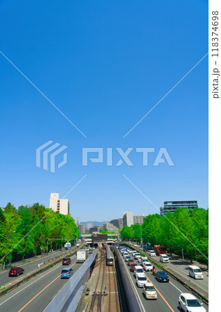 【大阪府】5月・緑が綺麗な桃山台駅周辺の新御堂筋と北大阪急行 118374698