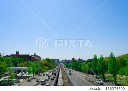 【大阪府】5月・緑が綺麗な桃山台駅周辺の新御堂筋と北大阪急行 118374700