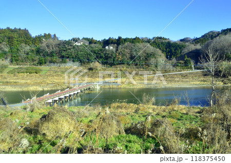 JR東日本水郡線の、常陸大宮駅から下小川駅までの車窓風景(2022年12月) 118375450