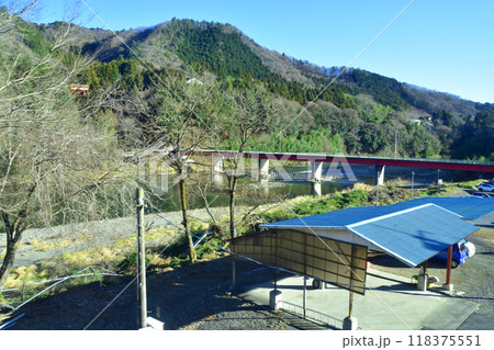 JR東日本水郡線の、下小川駅から常陸大子駅までの車窓風景(2022年12月) JR東日本水郡線の、下小川駅から常陸大子駅までの車窓風景(2022年12月) 118375551