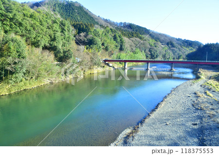 JR東日本水郡線の、下小川駅から常陸大子駅までの車窓風景(2022年12月) 118375553