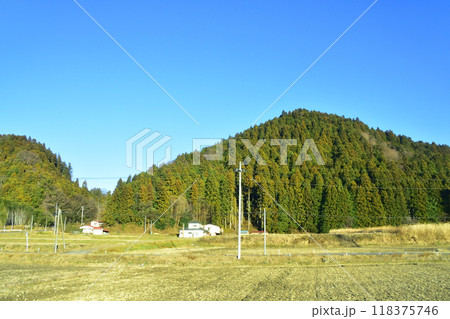 JR東日本水郡線の、磐城石井駅から磐城浅川駅までの車窓風景(2022年12月) 118375746