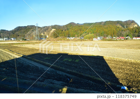 JR東日本水郡線の、磐城石井駅から磐城浅川駅までの車窓風景(2022年12月) 118375749